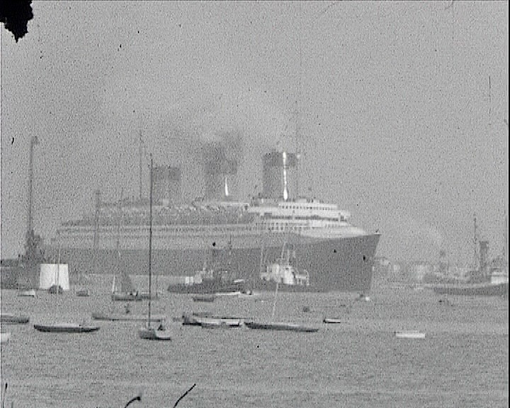 Le port, la vie portuaire, les conflits sociaux