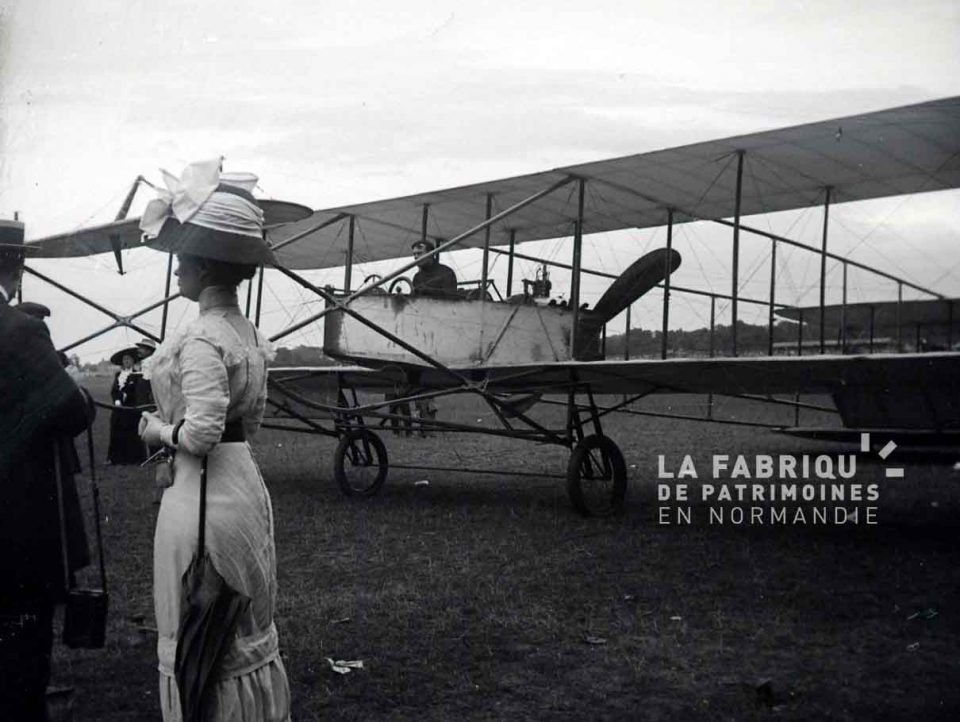 En quelle année précisément s'est déroulée  la semaine de l'aviation à Caen?